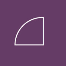 Окрашенный внутренний угловой плинтус 18×18×2400.